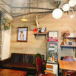 Kumagoro Kafe - すてきな店内♥