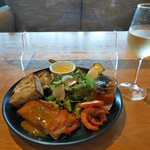 ナンバー ファイブ カフェ - 
