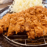 ロースカツ定食 修 - 細めに切られてる