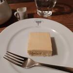 ELEPHANT FACTORY COFFEE - とっても、可愛いサイズのチーズケーキ！