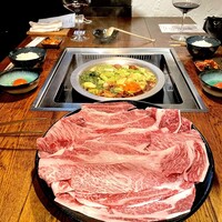 肉一凛宮 - ③希少な石垣牛A5すき焼きを凛宮特製割下で
                　国産野菜をたっぷりと