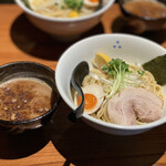 Mitsuboshi Seimenjo -  濃厚つけ麺(大) 820円