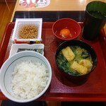 なか卯 - 納豆朝定食（ご飯少なめ）［290円］