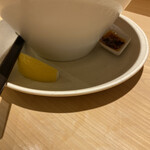 船橋 蔭虎 - 味変アイテム:レモン、辣油