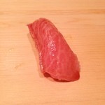 すし 豊倉 - 続いて中トロも(￣▽￣)