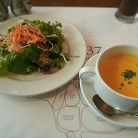 37 Steakhouse & Bar - ランチサラダとプラスしたスープ♪