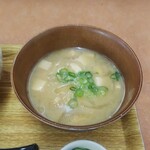 小さな食堂 ヒロ - お汁 ※拡大 (2022.02.22)