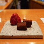 日本料理 たかむら - 苺と生チョコこんにゃく