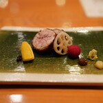 日本料理 たかむら - 比内地鶏の首皮包み焼き