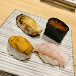 Edomae Sushi Hattori - アナゴ／いくら醤油漬け／バフンウニ／甘海老