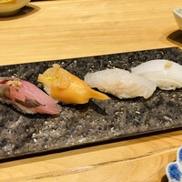 江戸前 鮨 服部 - 鯵／青柳／平目／ヤリイカ