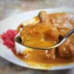 銀水食堂 - 揚げたてのカツは一口大に切ってあるヨ