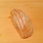 すし 豊倉 - ヒラメはエンガワを
      いただきましょう(￣▽￣)
      コリコリだあ
      