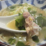 おいしい台所12カ月 - 大きめにカットしためかぶ、鶏肉、もやし、ネギ入り