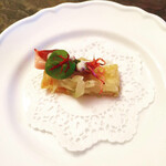 スープとカレー ボンジョルネ - ●Amuse
      ホタルイカのサブレ