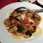 五修堂 - 牡蠣の甘酢唐辛子炒め大（１０００円）。
