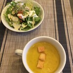 SALASA - カボチャスープとサラダ