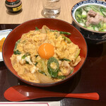Hachikian - 親子丼と鴨うどんセット
