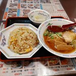 ラーメン王 - チャーハン定食。