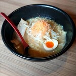 麺's - とんこつ中華