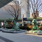 La Brianza - お店に向かう途中で見た展示。ポケモンの銅像たち