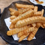 炭火串焼 らくだ - ポテトフライ　量多し！
