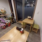 炭火串焼 らくだ - 店内