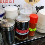 平九郎R - 卓上調味料も増えました