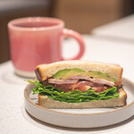 KNAG - BLTAサンドイッチ
