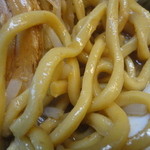 雷 - もっちりとした極太麺