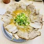 まるやすらーめん - らーめん(醤油味)＋チャーシュー多め＋めん大盛