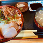 魚国 - 海鮮丼＝950円 税込