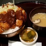 とりほまれ - 信玄どりの鳥カツ丼のデミ味噌ソース　1,100円
