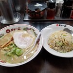 天下一品 - チャーハン定食。
