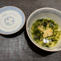 炭火割烹 庵 - 中は棒鱈乗せの玉地蒸し: お出汁の味と海苔の香りが素晴らしい‼︎