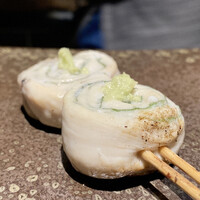 YAKITORI 燃 es - ささみシソ巻き
                  いつもながらにフワッフワです♪
                  めちゃくちゃしっとりとして旨ウマ、ここでしか味わえない逸品なのです！！