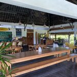 Mana Uluwatu Restaurant & Bar - 