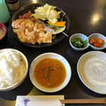 焼肉八七 - ホルモン盛りランチ