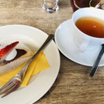Merushizu Kafe - セットドリンクandいちごベイクドチーズケーキ