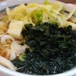 手打うどん 山椒 - わかめうどん（小）300円