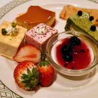 ロウリーズ・ザ・プライムリブ 恵比寿ガーデンプレイス店 - デザートブッフェ