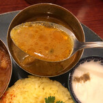 チーズケーキと彩りカレー Luna piena - チキンカレー