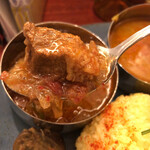 チーズケーキと彩りカレー Luna piena - ポークビンダルー