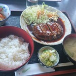 Fukusui - ハンバーグ定食