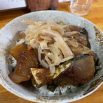 麺哲支店 麺野郎 - 平日セットのおまかせどんぶり(マンダイ、サバ、スズキ、鶏と大根の千切り)