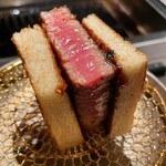 北海道焼肉 北うし - 知床和牛ステーキサンド