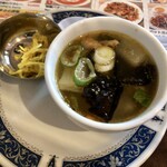 ASIAN RESTAURANT &BAR HALKA - ランチセットのスープと漬物