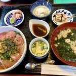 魚屋の寿司　東信 - 青さの味噌汁パカっ