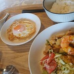 オン - 料理写真:エビカレー 800円