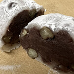 松島屋 - 豆大福の断面